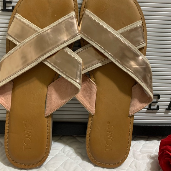 TOMS sandals NWOT and has never been worn. - Picture 4 of 4
